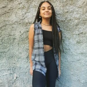 Maria Luiza Galhano Instagram - Postando aqui só pra me inspirar na busca por um novo penteado ... Mãe me ajuda aí na procura🤭🤣
Tadinha da minha mãe que topa minhas loucuras 🙈😊💗
.
.
#boxbraids #marialuizagalhano #inspiração #tranças