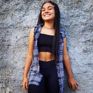 Maria Luiza Galhano Instagram - Postando aqui só pra me inspirar na busca por um novo penteado ... Mãe me ajuda aí na procura🤭🤣
Tadinha da minha mãe que topa minhas loucuras 🙈😊💗
.
.
#boxbraids #marialuizagalhano #inspiração #tranças