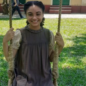 Maria Luiza Galhano Instagram - Dia de #tbt né??
Então, bom dia com a primeira fase de Letícia!!! #alemdailusao