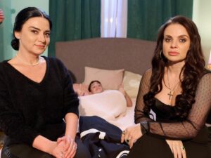 Maria Obretin Instagram - In prima fotografie, pe senin, intre cadre! In cealalta, pe problema, in secventa! Magda si Sofia. In aceasta seara la 20.30, la @protv_romania ! @clanulserial @catalinagramajojo