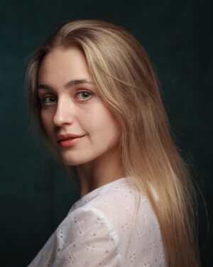 Maria Ryaboshapka Instagram - My dear followers, I am very grateful for your patience and I very  thankful for each of your messages in which you worried and asked me how am I every day. You are definetely the best audience I can have. Everything is fine, I'm alive, in this six months I've learned new language, wrote two alboms of songs, had a shooting of short movie and now I am starting to work in Europe and obviously will be very glad to come to India for more projects and work in this such a beautiful and warm country 😌
Let me know how are you? Which last films inspired you?
 
Photos by @sashazinevich ☀️
 
#Prince #actress #mariariaboshapka