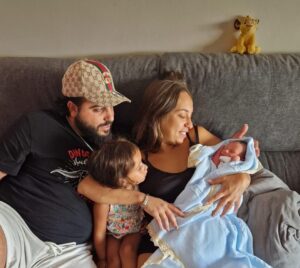 María Terremoto Instagram - 🥰Miro y miro y miro la foto, y no soy consciente de lo que hemos formado, de la felicidad tan grande que recorre mi cuerpo. Orgullosa de lo que he corrido, porque gracias a ello he conseguido lo más bello del mundo. @josepechuguitacantaor No pude elegir mejor compañero de vida, de camino y de corazón. Toda una vida junto a ti y así cerraré mis ojos. OS AMOOOOOOOOOOOOOO REBOSO DE AMOR 🥲🥰❤️