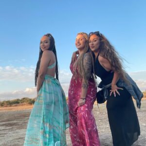María Terremoto Instagram - 💚🏝️🐰☀️⛅️🌅