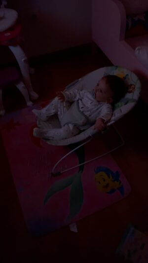 María Terremoto Instagram - No lo calla ni Mickey Mouse, ni Peppa pig, ni naaaaaaa! su pare Fernando ✨🍀🧚💚