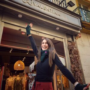 Maria Valentina Principi Instagram - Quando trovo un negozio che si chiama come me 😄
.
Mamma quanto mi manca viaggiare… fra poco altra tappa ✈️ 
.
Pronti a partire con me? 
.
.

#travel #weekend #photography #travelphotography #love #photooftheday #instagood #travelgram