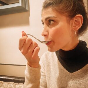 Maria Valentina Principi Instagram - Ho deciso che mi voglio mostrare di meno. Il mio Instagram sembra uno specchio, ci sono sempre solo io. Che noia 😆
.
D’ora in poi alternerò foto mie a foto che dicono qualcosa di me. Parto dal cibo, vi ho già detto quanto amo mangiare? 🍽 
.
Post da scorrere ⭐️
.
.
#revolution #glutenfree #seafood #oysters #capesante #restaurant #ristorante #ostricheechampagne #ostriche #glutenfreefood