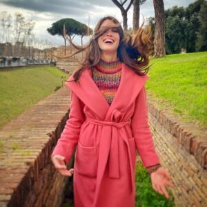 Maria Valentina Principi Instagram - Quando manca il colore nel cielo, il colore noi ce lo mettiamo addosso 🎨
.
.

 #roma #italy #rome #italia #travel #photography #travelphotography #photooftheday #love #picofthe