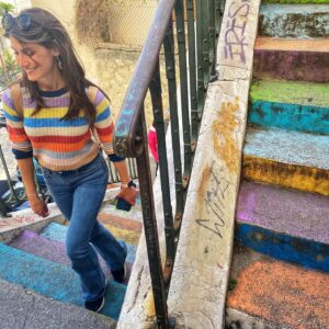 Maria Valentina Principi Instagram - Marsiglia, la città delle scale 😂
.
Ma vi piacerebbero dei video sulle città visitate ultimamente e consigli sui posti da non perdere? 
.
.
.
#travel #travelfrance #france #marseille #marsiglia #travelblogger #color #armocromia #happy #marseillais #marseillecity #travelphotography #travelgram #discover #wanderlust #cityscape #travelling #traveladdict #travelgram