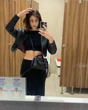 Maria Vera Ratti Instagram - ✈️