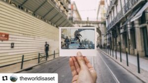 Maria de Medeiros Instagram - Obrigada a quem fez este percurso lindo de revisitar os lugares da Revolução e do filme.  #Repost @theworldisaset with @use.repost
・・・
🎥 Capitães de Abril (2000)⁣⁣⁣⁣⁣⁣
⁣⁣⁣⁣⁣⁣🔽⁣⁣⁣⁣⁣
“Looking at the world, every time there are militaries involved in a coup, things don’t go well. However, what our young militaries did in the 25th of April in Portugal is nothing less than remarkable”. These are the words of Maria de Medeiros, the writer and actress who put all his soul in “Capitães de Abril”, a co-production that recreated the steps of the “carnation revolution” in 1974.

Production crew stopped many busy streets in Lisbon with authentic tanks and hundreds of extras to film in the exact same spots where the revolution happened 25 years before. In some cases, matching iconic photos from that day. João Pedro Ruivo, assistant director, played a crucial role in coordinating all the action with Lisbon municipality, because not every road was ready to support the chaimite’s weight. But they still pulled it off with incredible detail.

I revisited the locations, this time to frame a fictional Salgueiro Maia (played here by Italian Stefano Accorsi), Lobão (by spanish Fele Martínez) and Joaquim de Almeida (Gervásio). Rita Durão plays the soldier’s girlfriend at the station.

“Capitães de Abril” is available on @hbomaxportugal 

Shoutout to @lali.moments for joining the tour!

1 - Largo do Carmo
2, 3 - Rua do Arsenal
4 - Rua de S. Paulo
5 - Rua Augusta
6 - Rua do Jardim Botânico
7 - Travessa do Cotovelo
8 - Estação de Sta. Apolónia
9 - Rua Augusta
10 - Rua do Arsenal

#portugal #portugueserevolution #25deabril #revoluçãodoscravos #revolucaodoscravos #carnationrevolution #lisbon #lisboa #largodocarmo #salgueiromaia #pracadocomercio #rossio #ruadoarsenal #tanks #chaimite #portuguesemilitary #ruaaugusta #capitãesdeabril #capitaesdeabril #aprilcaptains #mariademedeiros #stefanoaccorsi #joaquimdealmeida #felemartinez #ritadurão