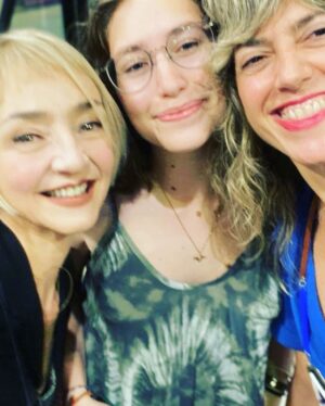 Maria de Medeiros Instagram - Alegria de celebrar con amig@s tan querid@s el estreno de « Nuestros hijos » en los Cines Renoir Princesa en Madrid. Gracias Marisa, Iona, May, Manuela, Júlia, Iñigo. Gracias Eva Calleja y ConUnPack Distribución. ❤️ Hoy nos vamos a  Zaragoza, mañana a Barcelona, y después Valencia!
