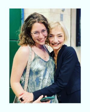 Maria de Medeiros Instagram - Alegria de celebrar con amig@s tan querid@s el estreno de « Nuestros hijos » en los Cines Renoir Princesa en Madrid. Gracias Marisa, Iona, May, Manuela, Júlia, Iñigo. Gracias Eva Calleja y ConUnPack Distribución. ❤️ Hoy nos vamos a  Zaragoza, mañana a Barcelona, y después Valencia!