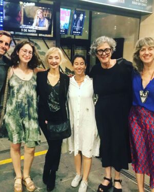 Maria de Medeiros Instagram - Alegria de celebrar con amig@s tan querid@s el estreno de « Nuestros hijos » en los Cines Renoir Princesa en Madrid. Gracias Marisa, Iona, May, Manuela, Júlia, Iñigo. Gracias Eva Calleja y ConUnPack Distribución. ❤️ Hoy nos vamos a  Zaragoza, mañana a Barcelona, y después Valencia!