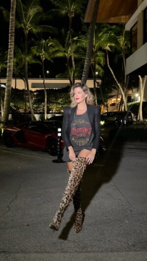 María del Cerro Instagram - 🇺🇸🐆🐆
@balharbourflorida
🎥 @tomgar_
