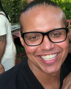 Mariah Balenciaga Instagram - I smile to make myself happy & hope that others might enjoy the mood.🤗♥️♥️♥️ #mug4dayz #ballroomqueen
