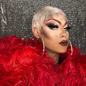 Mariah Balenciaga Instagram - I was filming @cameo and realized I was living for this Party Cap on me!!!!😝 #mug4dayz Book yours today to see what hair I’ll wear next 😝