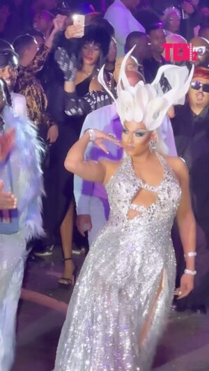 Mariah Balenciaga Instagram - Drags Face - Icon Mariah Balenciaga @mug4dayz 
Coldest Winter Ever 4

#ballroomscene #dragsface #rupaulsdragrace #tenzmag
