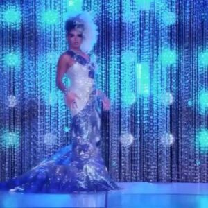 Mariah Balenciaga Instagram - I felt Fabulous on the runway tonight & I’m so glad i got a chance to see the girls in the workroom one more time .😃❤️ Gown by @artdefashion 

#mug4dayz #bitchunbothered #ballroomqueen #rugirl #rupaulsdragrace #rupaulsdragraceallstars5 #allstars #vh1 #worldofwonder