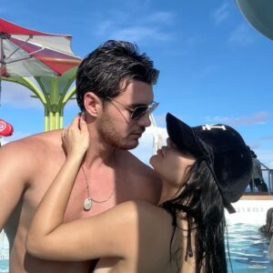 Mariana Ávila Instagram - Tus amigos los más vacacionistas 🫦