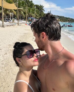 Mariana Ávila Instagram - Tus amigos los más vacacionistas 🫦
