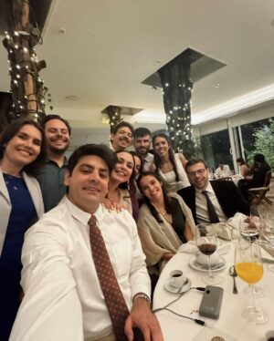 Mariana Baptista Instagram - Um dia especial 🧡 parabéns aos amigos @carolinajoaosilva & @mjsroldao 💐🫶🏻 

📸 boas pelo @t.reb, claro 🤭
#weeding #weddingguest #photodump