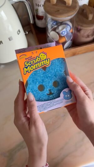Mariana Baptista Instagram - Fãs de Scrub Mommy corram para a Normal do Campo Pequeno para comprarem estas versões super fofas! Qual foi a vossa favorita? 🐥🐰🦋

#normal #normalstore #lojanormal #scrubdaddy #scrubmommy #springedition #viralproducts #homeorganization #portugal #campopequeno #lisboa