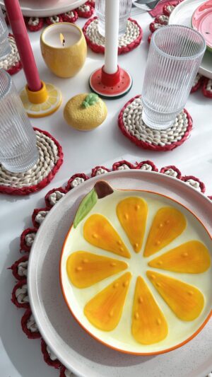 Mariana Baptista Instagram - Bora decorar uma mesa com cheirinho a Verão? 🍋🍉 Fiquei tão apaixonada pela coleção das frutas que voltei à Primark e trouxe TU-DOOO! Estou sempre a partilhar as novidades, mas hoje decidi mostrar-vos como as conjuguei cá em casa🤭 Contem-me nos comentários qual foi a vossa peça favorita! 

#primarkfinds #viralproducts #homedecor #homeorganization #newcollection #primark #primarkhome #primarkhaul #newin #fruitscollection #ceramics #colombo #centrocomercialcolombo #portugal