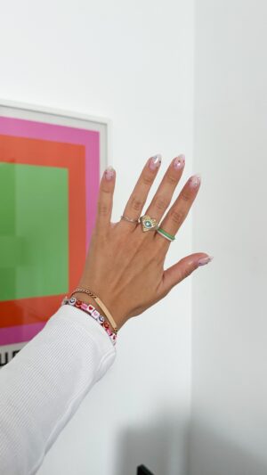 Mariana Baptista Instagram - Um sábado de manhã pré-festival a cuidar das minhas unhas 🤭 O que acharam do resultado? Eu fiquei apaixonada! 🌈Gostam deste tipo de vídeos? 🫶🏻

#vlog #daily #dailyvlog #minivlog #comewithme #nails #newnails #nailart #festivalseason #nailinspo