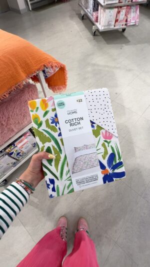 Mariana Baptista Instagram - Primark finds da semana 👀 qual foi a vossa favorita? Eu adorei as capas de edredão coloridas e a vela em formato de búzio 🥹🐚

#primarkfinds #viralproducts #homedecor #homeorganization #newcollection #portugal #primark  #primarkhome #primarkhaul #primarkbeauty #newin #ubbo #lisboa