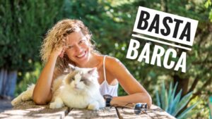 Marianna De Micheli Instagram - [LINK IN BIO O VAI SU YOUTUBE] Basta barca a vela? Scappo in maremma?
Quando si avvicina l'autunno mi succede sempre così, le temperature si abbassano, non faccio più il bagno in mare e comincio a fremere per la voglia di acqua calda e un materasso morbido (accidenti a me lo comprai di marmo 🧱 il materasso della barca 😆🙀😫🤪).
Così vivo le ultime meravigliose sensazioni che solo il mare ti può dare, trovo un posticino per la barca e vado dai miei genitori in maremma dove hanno una casa spersa in mezzo al bosco.
E poi... 
... seguimi e lo scoprirai!

BUONA ONDA 🌊
.
.

#mariannademicheli #navigattrice #maremma #toscana  #siamosullastessabarca  #italia #italy #nautica #barcaavela #estate #barcavela #velistiinfacebook  #mare  #gatto #sail #sailiglife #toscana #vivereinbarca #giroditalia #mollotutto #gatti #ragdoll #cat #cats #sailing #nautica #salivoli #viverebarca #bastabarca