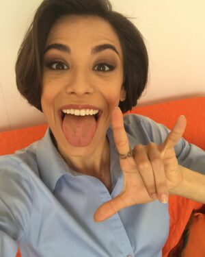Marianna Di Martino Instagram - La gioia immensa per #INCASTRATI2 candidata come miglior commedia ai @nastridargento Grazie e complimenti a tutta la meravigliosa squadra!
🥳🇮🇲💙

@ficarraepicone 
@tramp_limited 
@netflixit 

@jdlmanagement_official