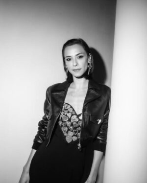 Marianna Di Martino Instagram - Tutta un cuore per @moschino & @manintownofficial alla presentazione di NEXT GEN in occasione del  @romacinemafest 🖤🖤🖤
_________________________________
Grazie infinite @andreacaravita 
@paolobaldassarri @francimoroni 
Look @moschino
@santoniofficial 
Style @mary_grace_sc 
Pr @mpunto_comunicazione