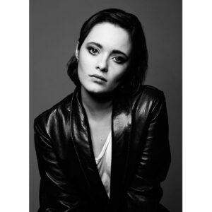 Marianne Fortier Instagram - Regarde maman j’ai grandi! 🙋🏻‍♀️ photo par le talentueux (et très smat!) photographe @david_cannon_studio / @momindustries 💄nath simard
👗cheryl campbell