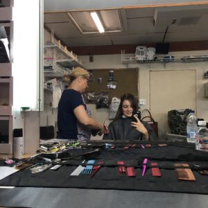 Marianne Fortier Instagram - Dernière fois que j'ai eu les cheveux courts, c'tait en 95, j'allais pas encore à Montessori pis j'avais une coupe champignon. 💇🏻☀️