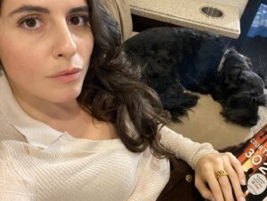 Marianne Rendón Instagram - I love these people: pt 1. In The Dark s4 now on @netflix