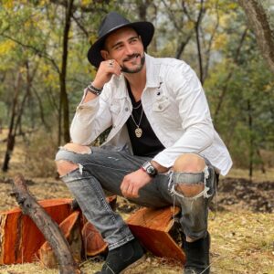 Actor Mariano Brozincevic HD Instagram Photos and Wallpapers April 2021