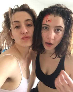 Marie Bloching Instagram - messy history lessons. omg es bewegt sich alles!! #kathyacker #odlysatisfying #slime #shirineissa