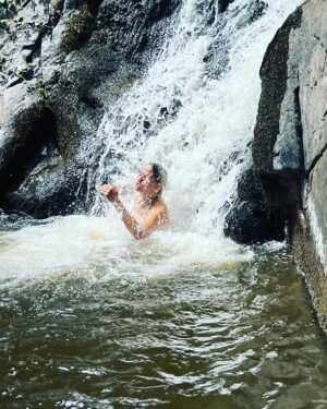 Marie Gillain Instagram - Challenge cascade, ça ravigote!
#correze