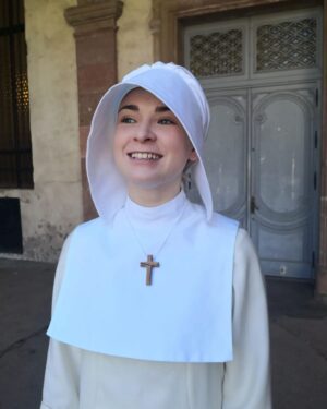 Marie Mallia Instagram - Les combattantes c'est le 19 septembre sur @tf1 .
Trop hâte de vous faire découvrir sœur Geneviève !
Un milliard de merci à Alexandre Laurent et à tout les fabuleux comédiens et techniciens avec qui j'ai travaillé <3