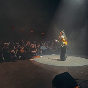 Marième Ndiaye Instagram - ✨Soirée magique & inoubliable dans un @grandtheatreqc #SoldOut pour mon Frérot @souldia.officiel 🫶🏾🙏🏾
Je suis trop fière de toi✨

@hsprods.ca 🎥
@bosslabd 🤝🏾
@lostofficiel 🫡
#Marieme #Mario #Souldia #Qcflava #Limoilou #rap