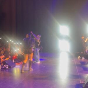Marième Ndiaye Instagram - ✨Soirée magique & inoubliable dans un @grandtheatreqc #SoldOut pour mon Frérot @souldia.officiel 🫶🏾🙏🏾
Je suis trop fière de toi✨

@hsprods.ca 🎥
@bosslabd 🤝🏾
@lostofficiel 🫡
#Marieme #Mario #Souldia #Qcflava #Limoilou #rap