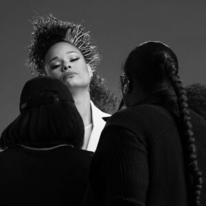Marième Ndiaye Instagram - Black is Beautiful 🤝🖤
Photographie : Naskademini | @naskademini
Vidéographie: 9:16 Stories | @nine_sixteen_stories
Direction Artistique: Tracy Paulotte | @tracypaulotte
Merci @lorealgroupe - partenaire beauté officiel 
Maquillage: Gabbie McGuire @gabbiemcguire | Marie-Laure Larrieu @marie.laure.l
Coiffure: Chaana Saint-Louis @chaanalacoloriste | Marie-Laure Larrieu @marie.laure.l
Stylisme: Anaïka Bernard @anaika_thestylist | Leila Adolphe @leilaadolphe._
#BâtirSaDynastie #SemaineDynastie #GalaDynastie2024 #Mario #Marieme