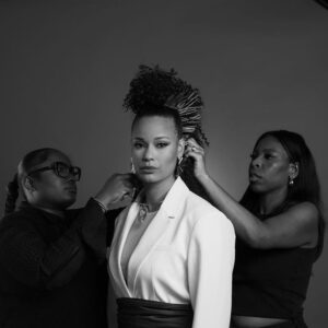 Marième Ndiaye Instagram - Black is Beautiful 🤝🖤
Photographie : Naskademini | @naskademini
Vidéographie: 9:16 Stories | @nine_sixteen_stories
Direction Artistique: Tracy Paulotte | @tracypaulotte
Merci @lorealgroupe - partenaire beauté officiel 
Maquillage: Gabbie McGuire @gabbiemcguire | Marie-Laure Larrieu @marie.laure.l
Coiffure: Chaana Saint-Louis @chaanalacoloriste | Marie-Laure Larrieu @marie.laure.l
Stylisme: Anaïka Bernard @anaika_thestylist | Leila Adolphe @leilaadolphe._
#BâtirSaDynastie #SemaineDynastie #GalaDynastie2024 #Mario #Marieme