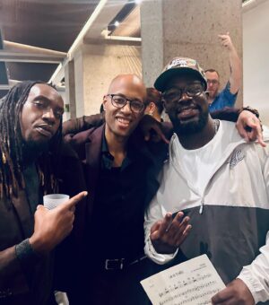 Marième Ndiaye Instagram - 🥹Les mots me manquent pour exprimer ce que j’ai vécu  avec vous en fin de semaine. Je me sens choyée d’avoir foulé la scène avec ces artistes légendaires et d’avoir pu partager ce moment Historique avec eux.
On est Ensemble 🖤🙏🏾🙏🏾

MERCi et BRAVO @webster_ls 🫶🏾

#JKyll 
@skandalofficiall 
@webster_ls 
@souldia.officiel
@dramatikavecuncas 
@impossnation 
@taktika_officiel 
@yvonkreve 
@mbk_black_geronimo 
@rainmenlund2 
@shoddy_dmanyaktv 
@danji.danj187 
@osq_officiel 
@grandtheatreqc 
@coyoterecords 

.
.
.
#Marieme #Mario #Souldia #Webster #Skandall #Rainmen #Shoddy #Taktika #83 #Muzion #LimoilouStarz #Limoilou #Lland #Rap #OSQ #hiphop #hiphopmusic #sanspression #sp #tptsaboteur #converse