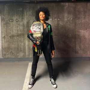 Marième Ndiaye Instagram - Grosse soirée de lutte 

Merci à @evenko, mes kids et les superstars pour le rollercoaster d’émotions
➡️ @tptsaboteur 

#wwe #wwelaval #wwemontreal #wrestlomg #mario #marieme #womenimwrestling @wwe @biancabelairwwe #placebell #montreal #montrealwwe #lavalwwe