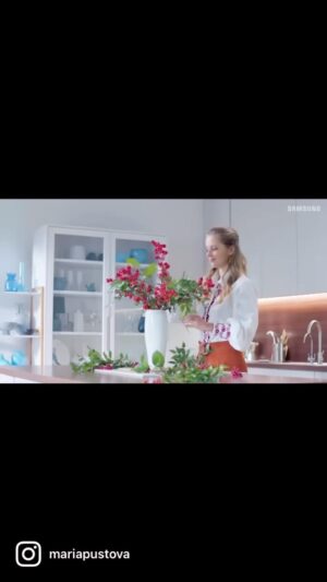 Mariia Pustova Instagram - Нещодавно мені пощастило попрацювати в чудовій команді для @samsungua 
Дякую @alena_lotra за можливість
@gleb_matsibora_ за партнерство 
💙💛