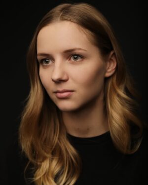 Mariia Pustova Instagram - Catchy look 📸

Headshots with gorgeous @mariapustova ✨

Foto av: POINT OF YOU
@point_of_you_foto

För att boka session kontakta oss i Instagram direktmeddelanden eller kolla vår webbsida: www.point-of-you.org

 Julia
 @stockholm_julia
 Misha
 @misha_fedorchenko

#porträttfotografering 
#scandinavianphotographer 
#porträttfotografstockholm 
#swedishfilm 
#swedishactor 
#skådespelare 
#skådespelerska