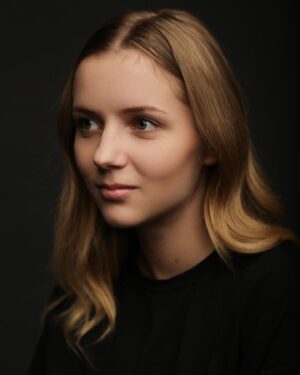 Mariia Pustova Instagram - Catchy look 📸

Headshots with gorgeous @mariapustova ✨

Foto av: POINT OF YOU
@point_of_you_foto

För att boka session kontakta oss i Instagram direktmeddelanden eller kolla vår webbsida: www.point-of-you.org

 Julia
 @stockholm_julia
 Misha
 @misha_fedorchenko

#porträttfotografering 
#scandinavianphotographer 
#porträttfotografstockholm 
#swedishfilm 
#swedishactor 
#skådespelare 
#skådespelerska