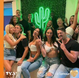 Marilou Lacharité Instagram - On est une belle gang quand même… quels seront les 3 couples sauvez par le public ce soir?  Pour ne rien manquer des épisodes c’est ce soir dès 18 h sur TVA  le lien est dans ma bio 

Signé @kevinskyle__kk