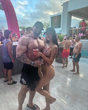 Marilou Lacharité Instagram - January 5th 2024 : Saw each other for the first time 👀

January 11th 2024 : Hopped on a plane to spend 5 days in the Domimican Republic together ✈️

Take a chance. You never know how perfect something could turn out to be. ❤️

#couple #couplegoals #fitcouple #travel #love
